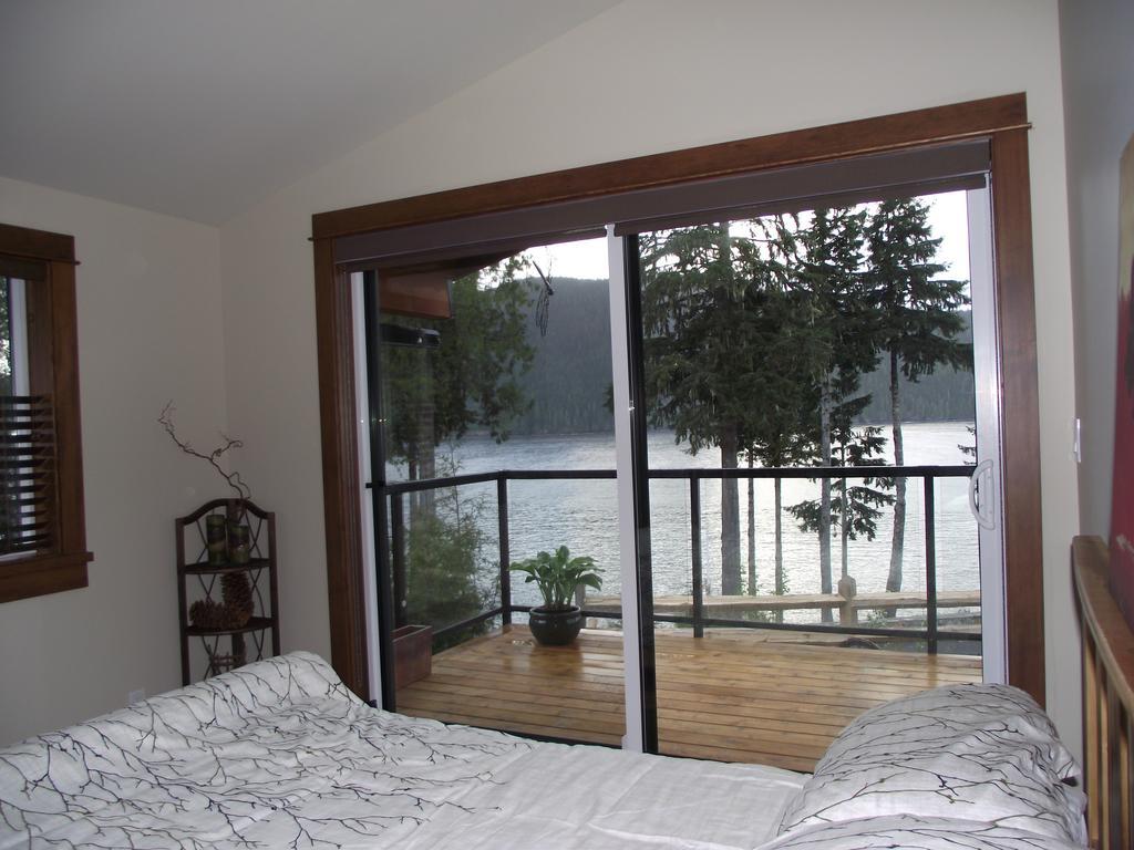 Wild Coast Chalets Port Renfrew Exterior foto