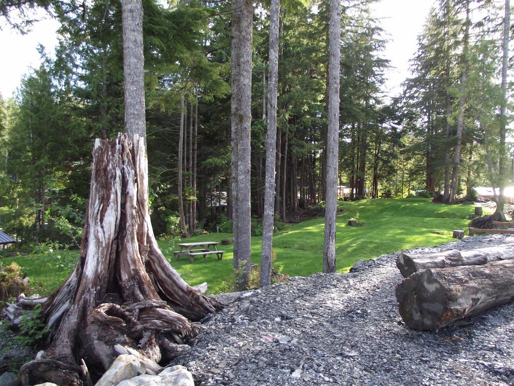 Wild Coast Chalets Port Renfrew Exterior foto